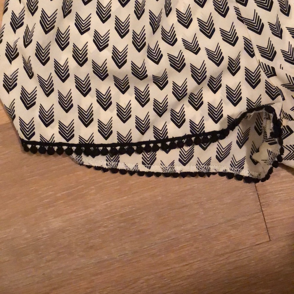 Patterned shorts - Picture 2 of 3